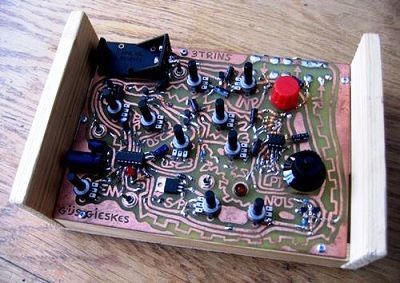 荷蘭工程師Gijs Gieskes創作的街頭涂鴉風格電路板